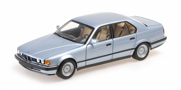 BMW Miniatur 730i (E32) 1986 blau 1:18