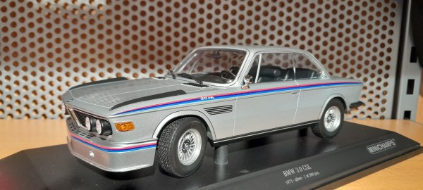 BMW Miniatur 3,0 CSL 1973 silber 1:18