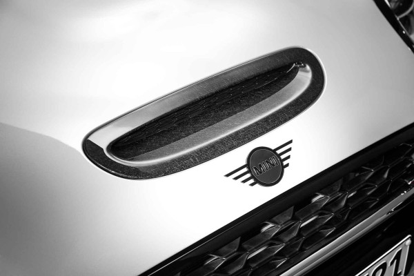 MINI Emblem vorne Frontklappe Piano Black - Countryman F60 51149880865