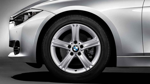 BMW Alufelge Sternspeiche 393 - 3er F30 F31 / 4er F32 F33 F36 7,5Jx17"