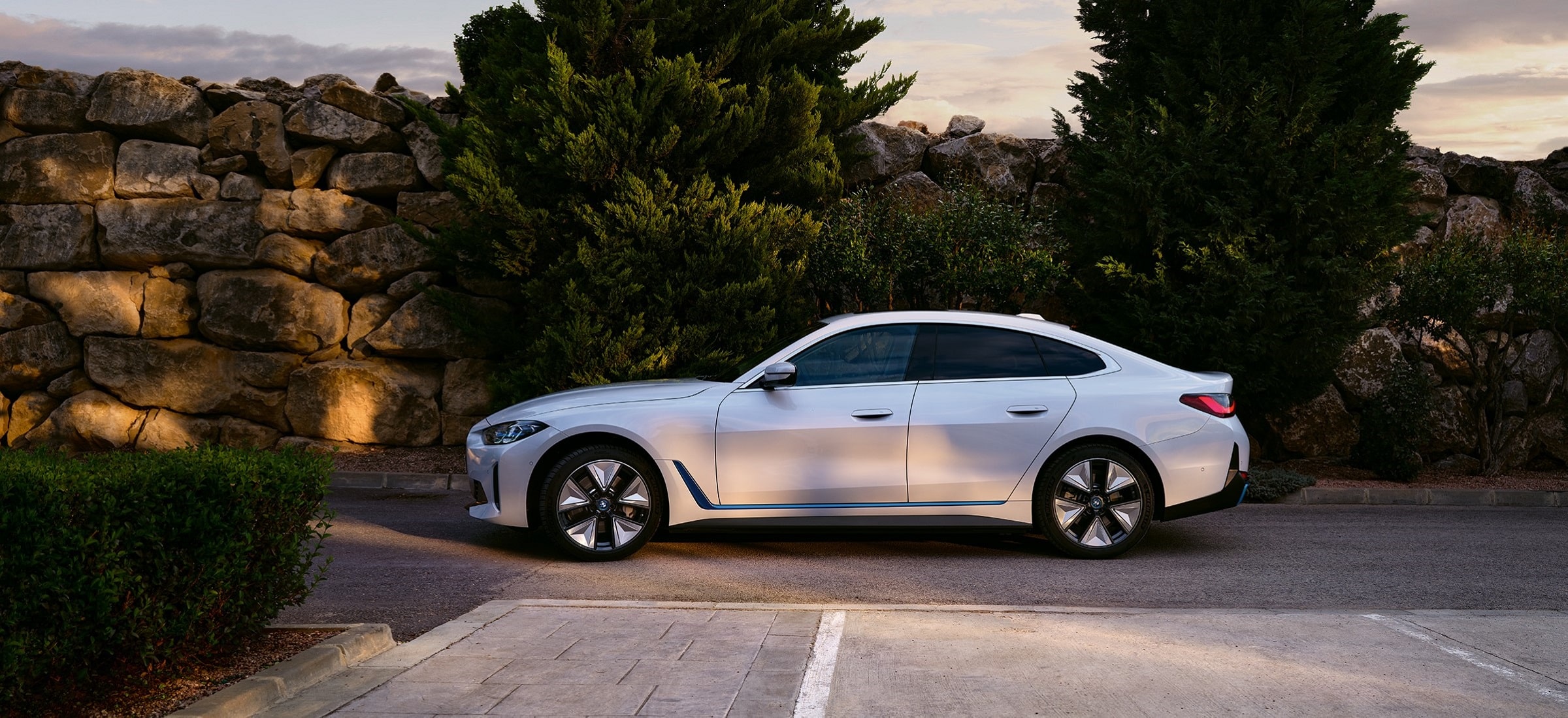 BMW i4 - Das erste vollelektrische Gran Coupé von BMW